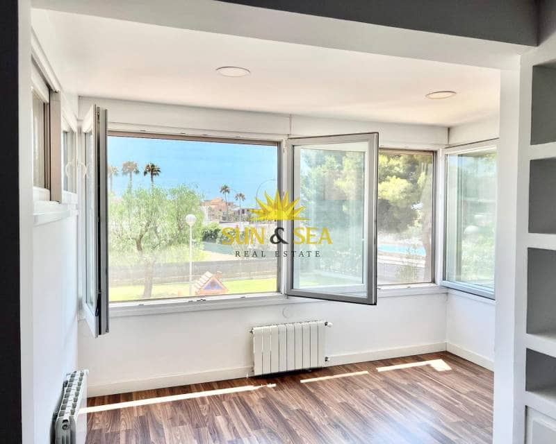 3 soverom Leilighet til leie i Alicante by med svømmebasseng garasje - € 1 600 (Ref: 9631458)