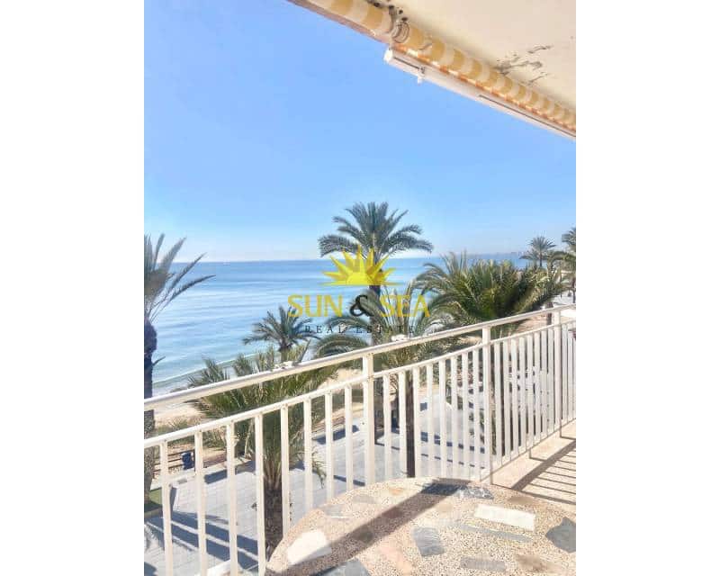 5 slaapkamer Appartement te huur in Torrevieja - € 1.150 (Ref: 9640592)