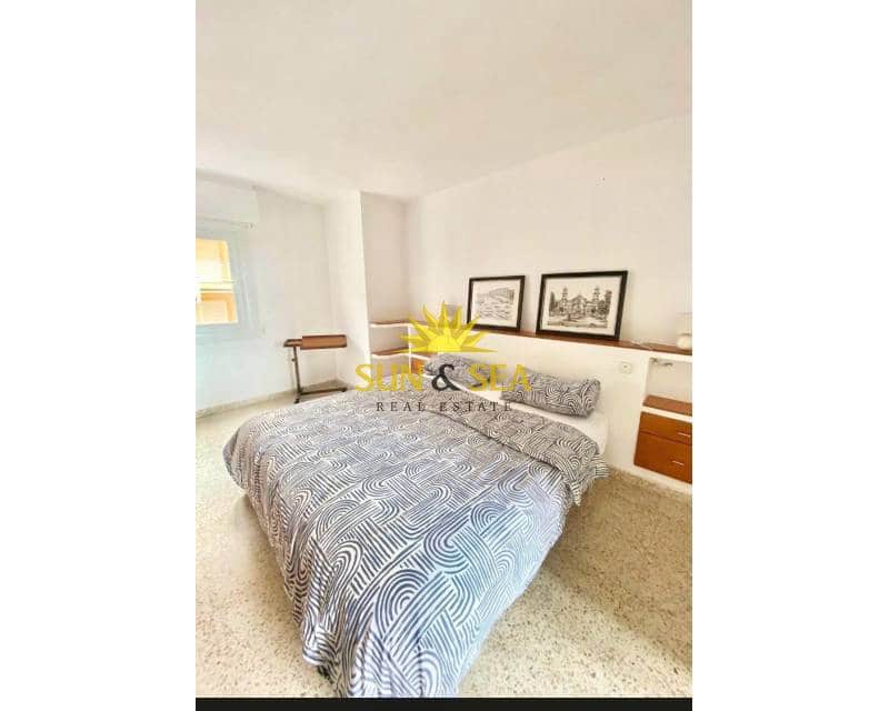 5 slaapkamer Appartement te huur in Torrevieja - € 1.150 (Ref: 9640592)