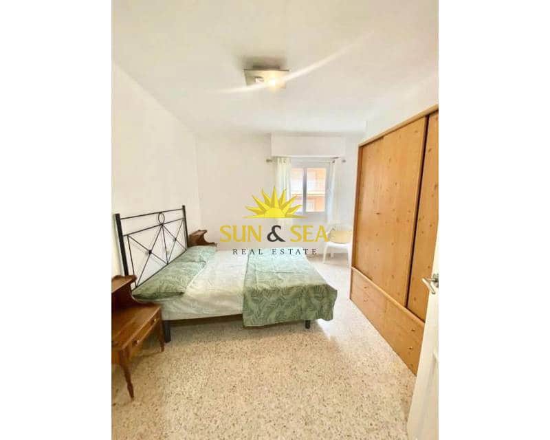 5 slaapkamer Appartement te huur in Torrevieja - € 1.150 (Ref: 9640592)