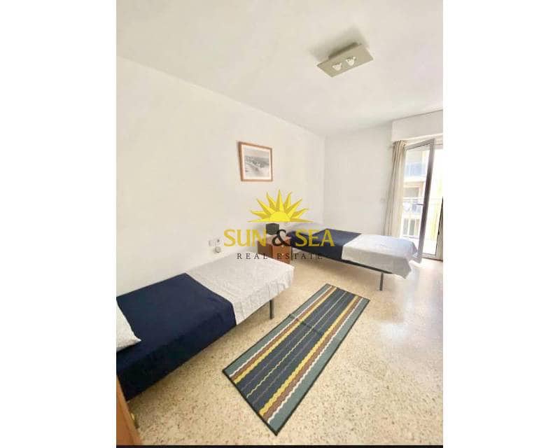 5 slaapkamer Appartement te huur in Torrevieja - € 1.150 (Ref: 9640592)