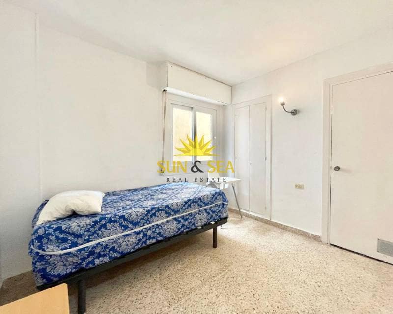 5 bedroom Apartment for holiday rental in Torrevieja - € 1,250 (Ref: 9640592)