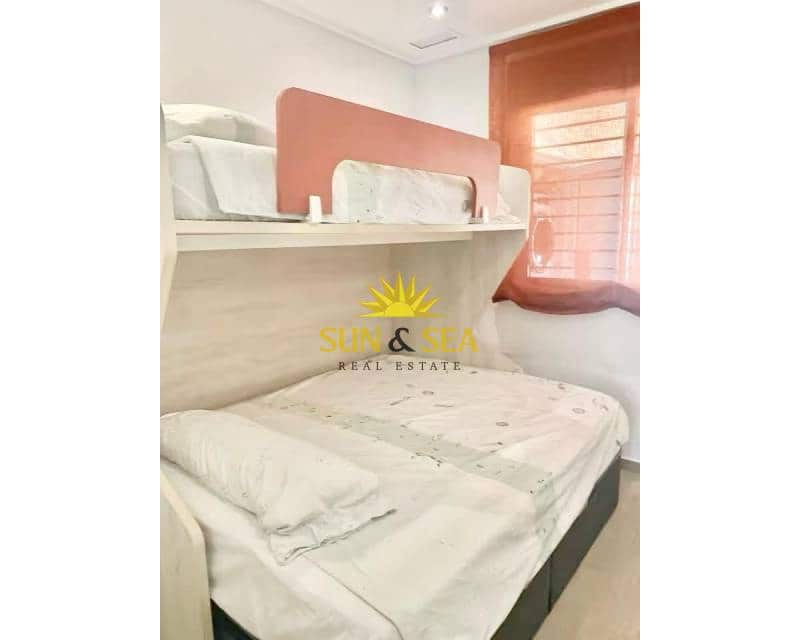 3 camera da letto Appartamento da affittare in Torre de la Horadada con piscina - 1.600 € (Rif: 9641054)