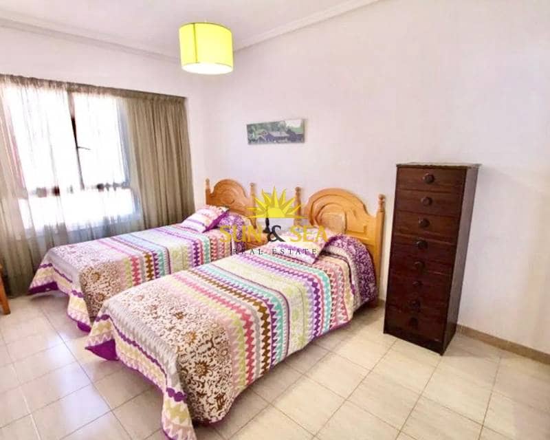 3 slaapkamer Appartement te huur in Guardamar del Segura - € 900 (Ref: 9649858)