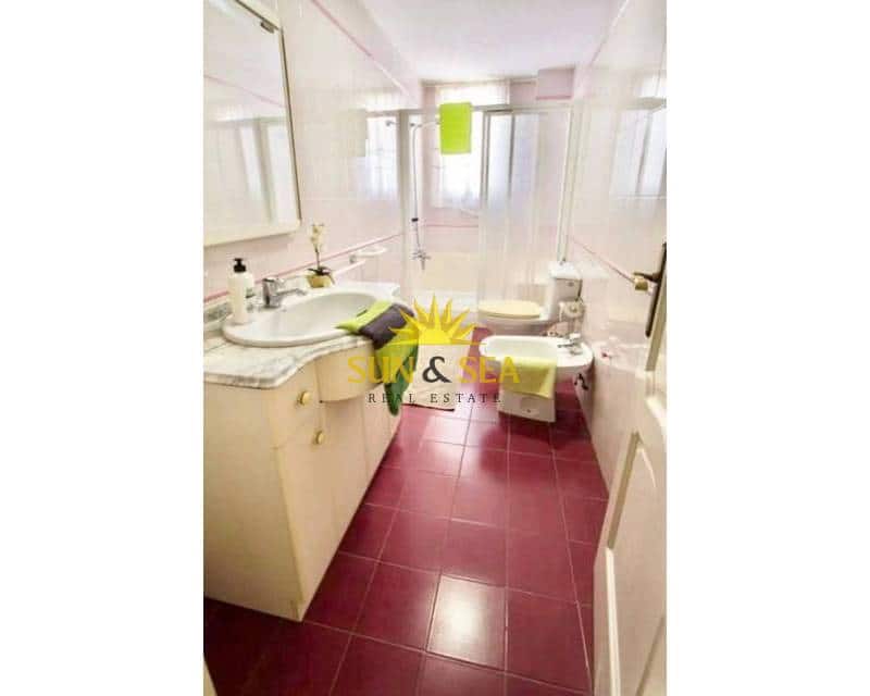 3 slaapkamer Appartement te huur in Guardamar del Segura - € 900 (Ref: 9649858)