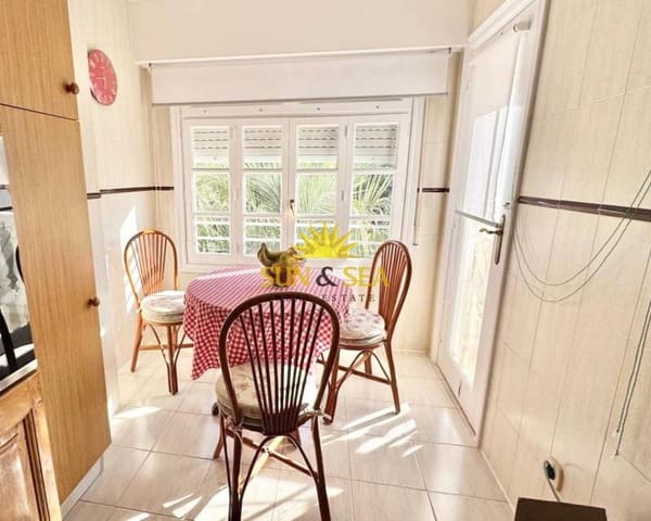 3 slaapkamer Appartement te huur in Guardamar Playa, Guardamar del Segura - € 900 (Ref: 9649858)