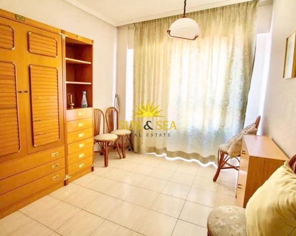 3 slaapkamer Appartement te huur in Guardamar Playa, Guardamar del Segura - € 900 (Ref: 9649858)