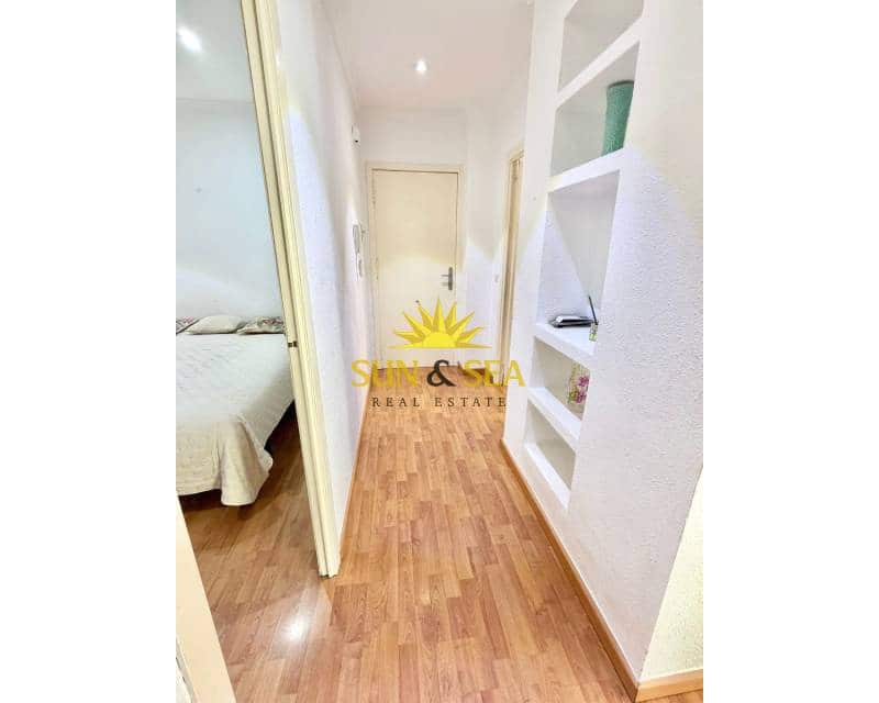 2 Zimmer Apartment zu vermieten in Torrevieja - 850 € (Ref: 9650830)