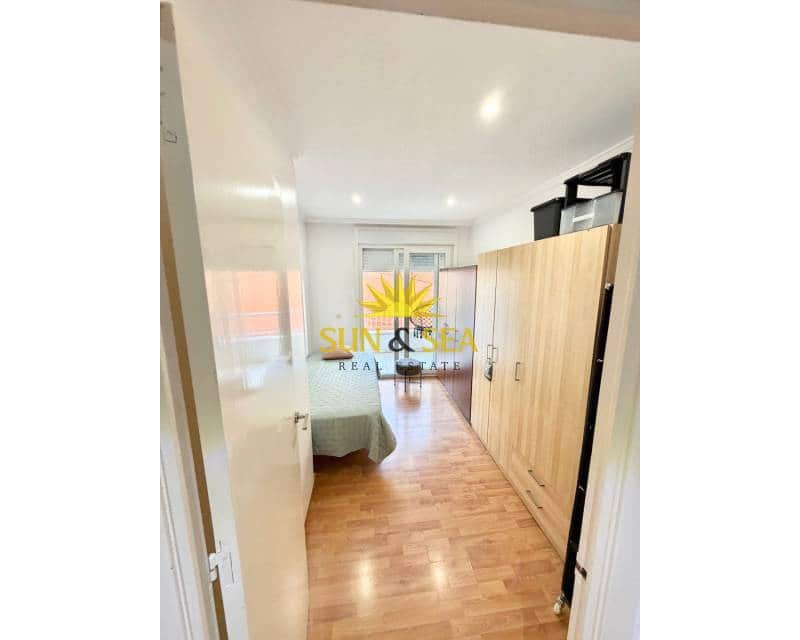 2 Zimmer Apartment zu vermieten in Torrevieja - 850 € (Ref: 9650830)