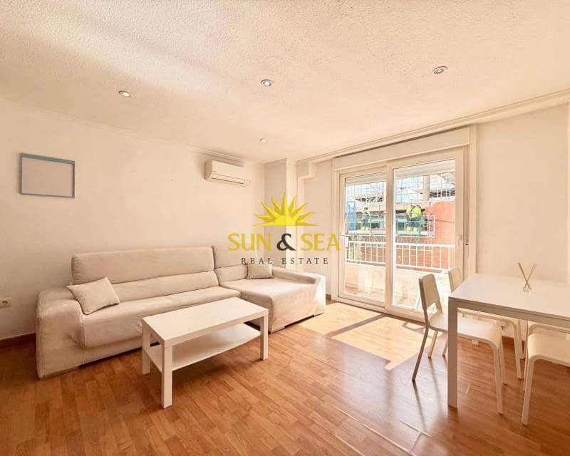 2 bedroom Apartment for rent in Torrevieja - € 850 (Ref: 9650830)