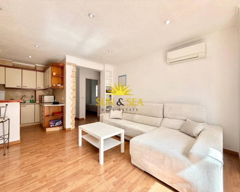 2 bedroom Apartment for rent in Torrevieja - € 850 (Ref: 9650830)