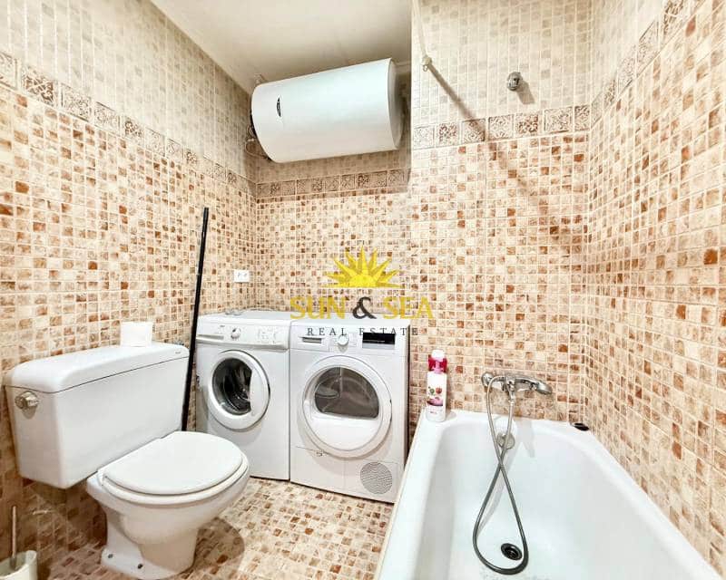 2 bedroom Apartment for rent in Torrevieja - € 850 (Ref: 9650830)