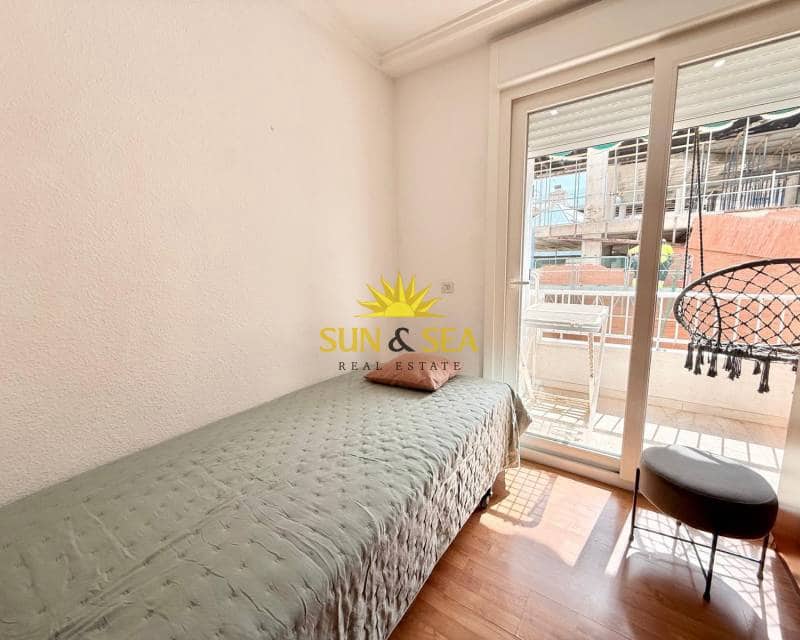 2 bedroom Apartment for rent in Torrevieja - € 850 (Ref: 9650830)