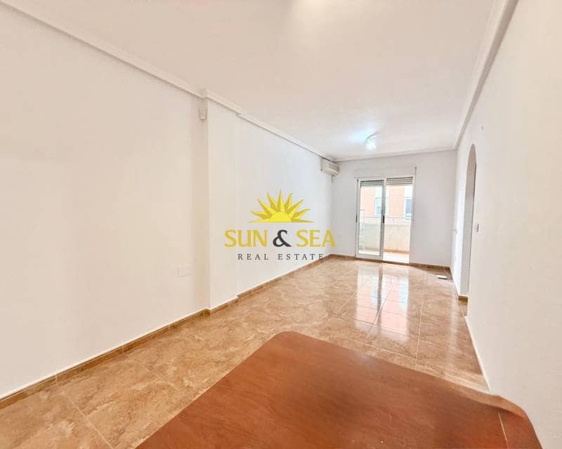 2 slaapkamer Appartement te huur in Los Montesinos met zwembad - € 800 (Ref: 9650831)