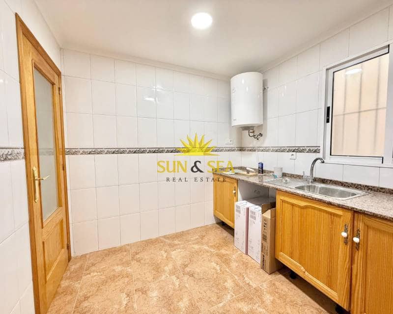 2 slaapkamer Appartement te huur in Los Montesinos met zwembad - € 800 (Ref: 9650831)