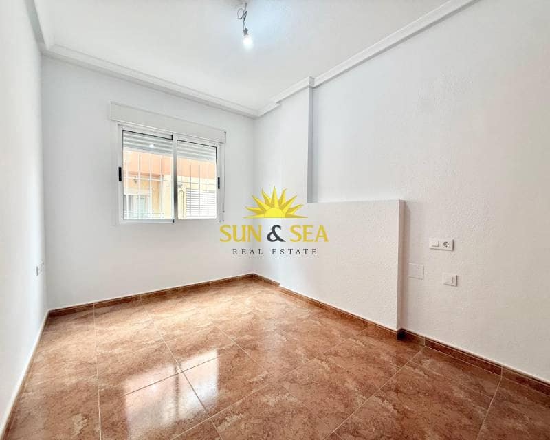 2 slaapkamer Appartement te huur in Los Montesinos met zwembad - € 800 (Ref: 9650831)