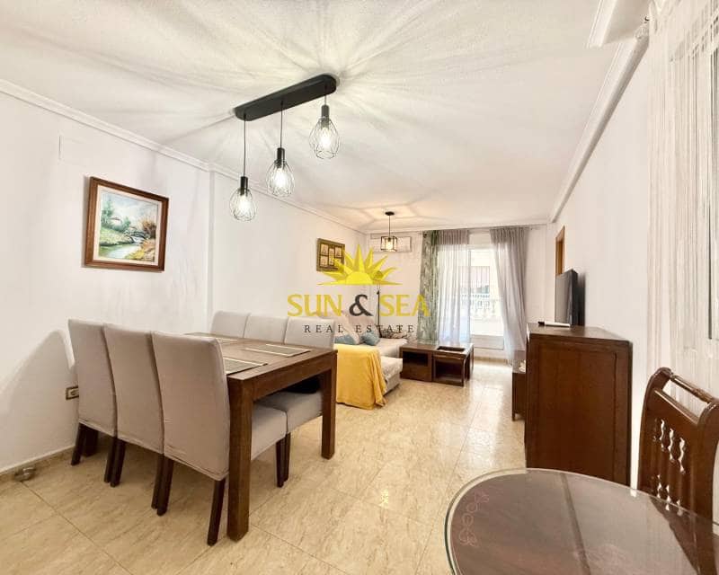 2 sovrum Lägenhet att hyra i Torrevieja - 850 € (Ref: 9650832)