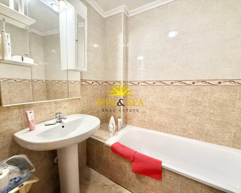 2 sovrum Lägenhet att hyra i Torrevieja - 850 € (Ref: 9650832)