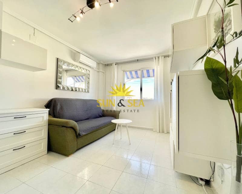 1 sypialnia Apartament przy plaży na sprzedaż w Torrevieja z basenem - 95 000 € (Ref: 9652396)