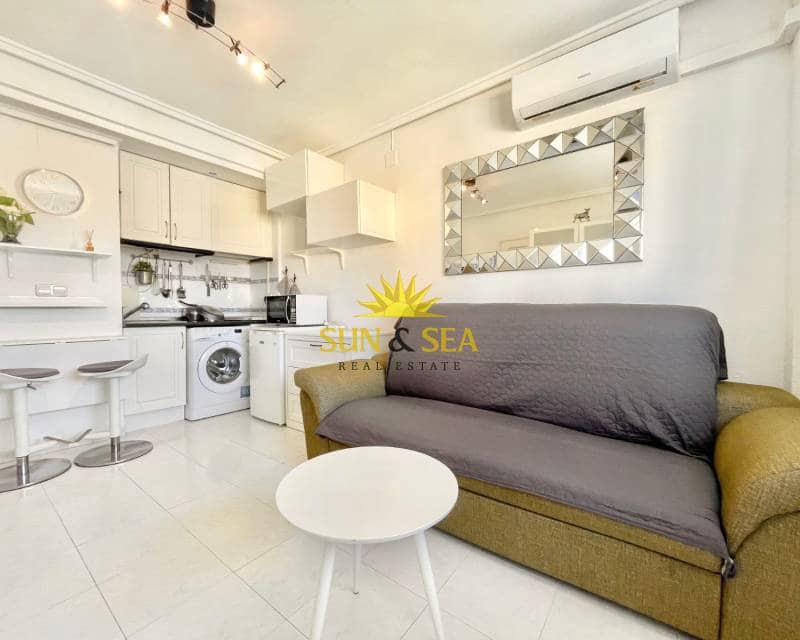 1 sypialnia Apartament przy plaży na sprzedaż w Torrevieja z basenem - 95 000 € (Ref: 9652396)