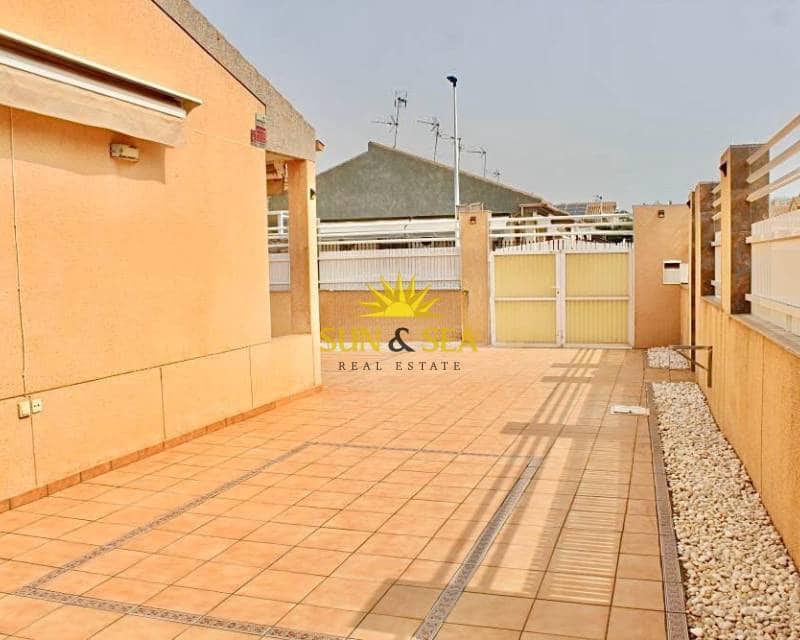 3 quarto Moradia para arrendar em San Pedro del Pinatar com garagem - 900 € (Ref: 9653020)