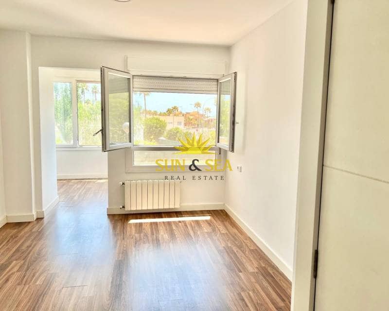 3 soverom Leilighet til salgs i Alicante by med svømmebasseng garasje - € 255 000 (Ref: 9656784)