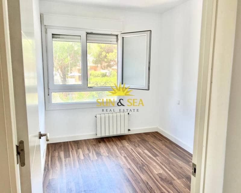 3 soverom Leilighet til salgs i Alicante by med svømmebasseng garasje - € 255 000 (Ref: 9656784)