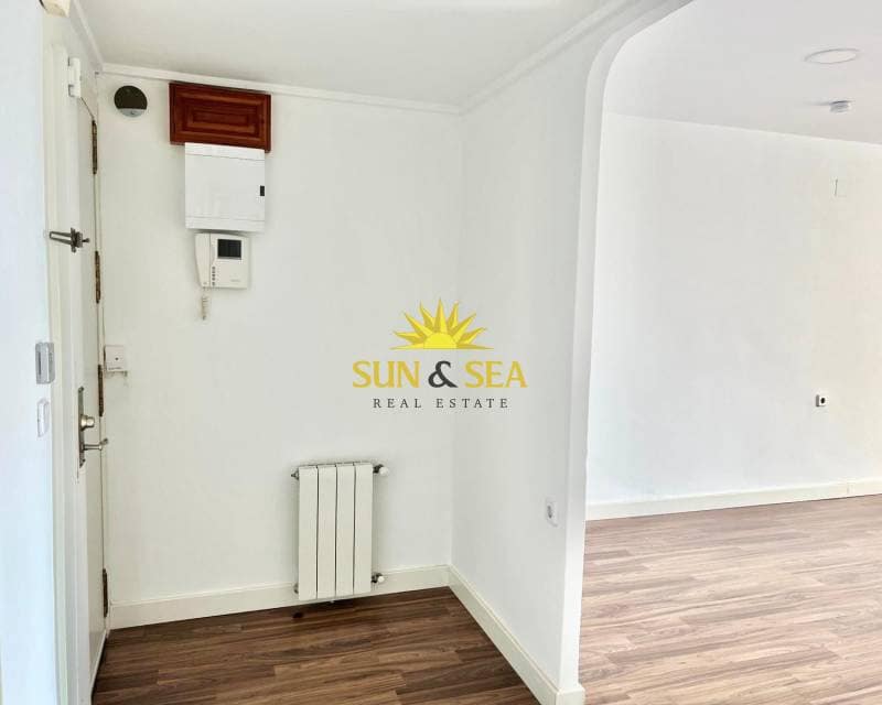 3 soverom Leilighet til salgs i Alicante by med svømmebasseng garasje - € 255 000 (Ref: 9656784)