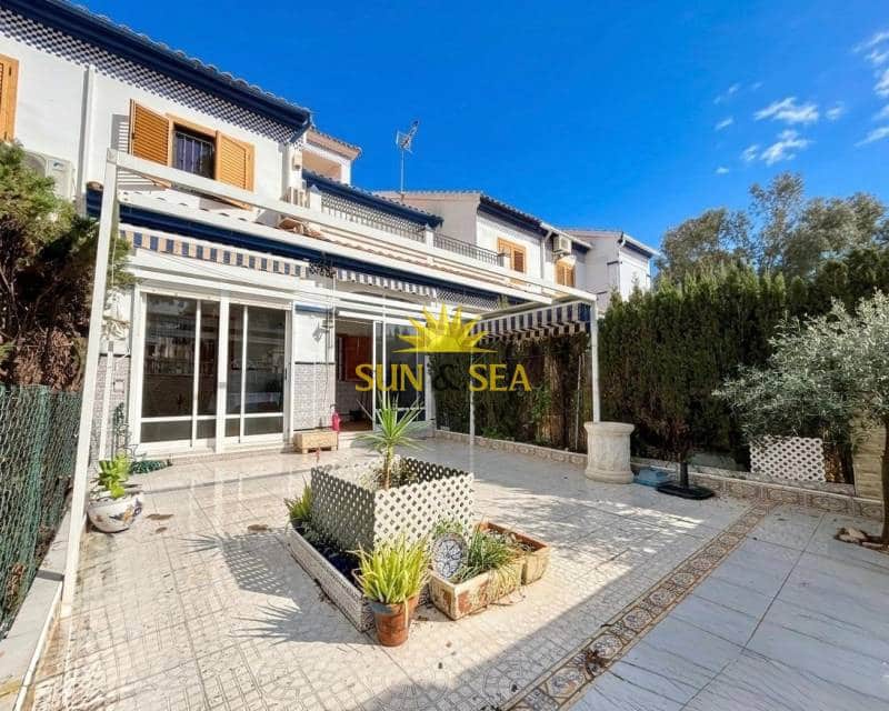 Casa de 3 habitaciones en La Mata en alquiler - 950 € (Ref: 9657902)