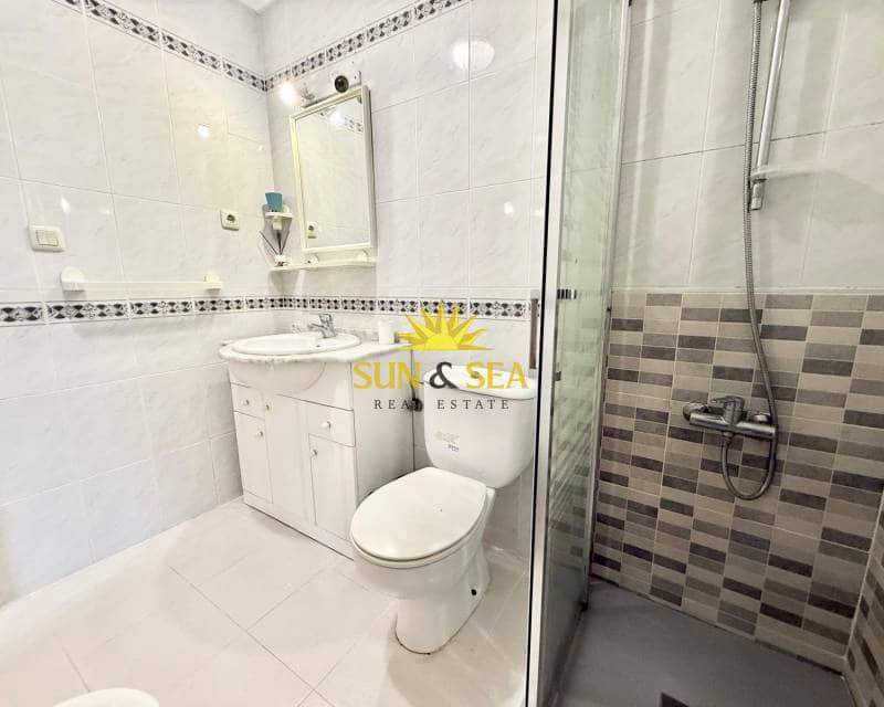 Casa de 3 habitaciones en La Mata en alquiler - 950 € (Ref: 9657902)