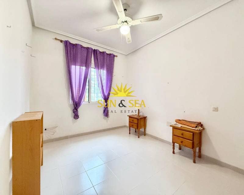 Casa de 3 habitaciones en La Mata en alquiler - 950 € (Ref: 9657902)