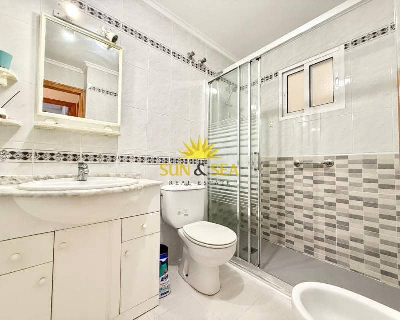 Casa de 3 habitaciones en La Mata en alquiler - 950 € (Ref: 9657902)