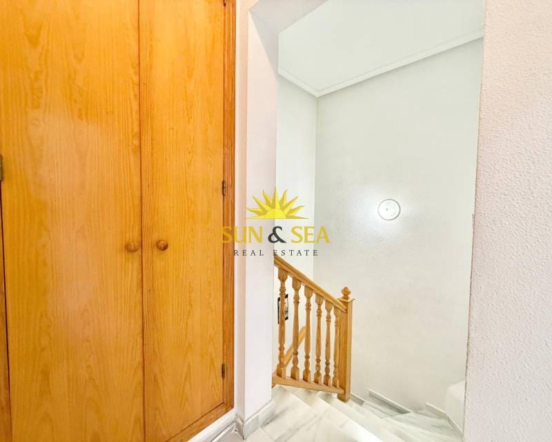 Casa de 3 habitaciones en La Mata en alquiler - 950 € (Ref: 9657902)