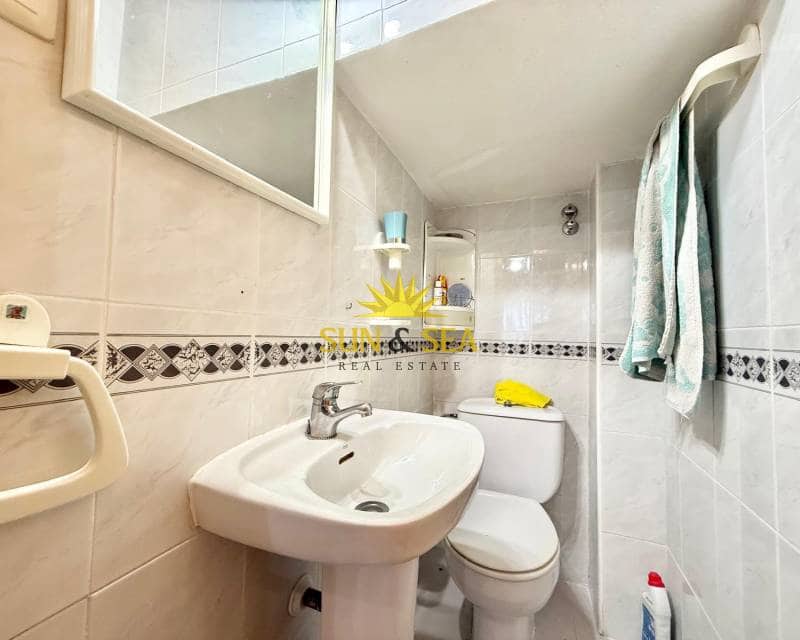 Casa de 3 habitaciones en La Mata en alquiler - 950 € (Ref: 9657902)