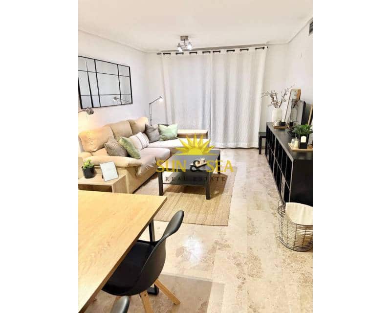 2 soverom Leilighet til leie i Denia - € 1 100 (Ref: 9664341)