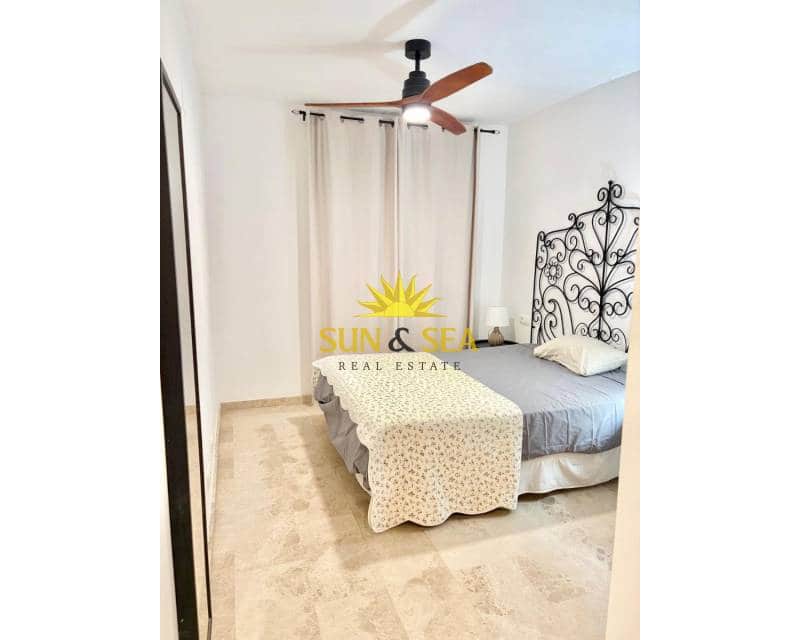 2 soverom Leilighet til leie i Denia - € 1 100 (Ref: 9664341)