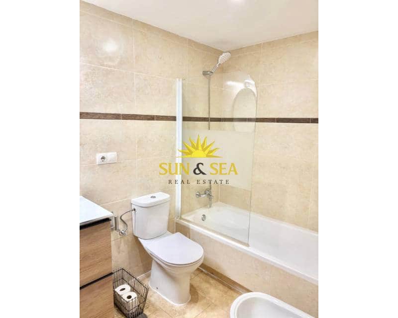 2 soverom Leilighet til leie i Denia - € 1 100 (Ref: 9664341)