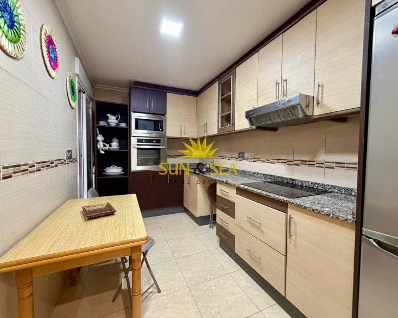 2 slaapkamer Appartement te huur in Torrevieja met garage - € 900 (Ref: 9665536)