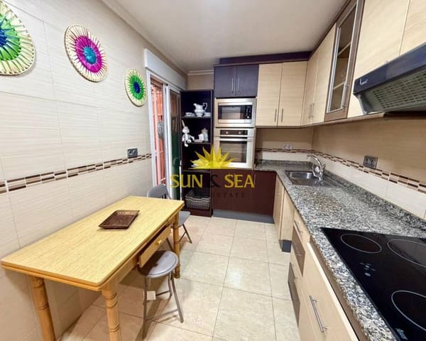 Appartement de 2 chambres à louer à Centro - Muelle Pesquero, Torrevieja avec garage - 900 € (Ref: 9665536)