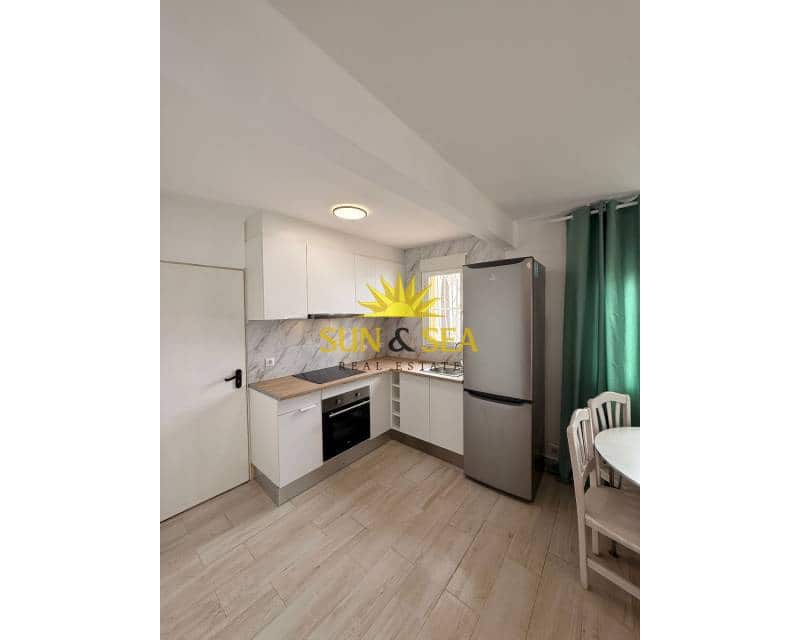 2 Zimmer Villa zu vermieten in La Florida mit Pool - 750 € (Ref: 9665538)