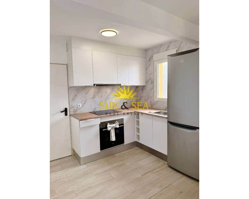 2 Zimmer Villa zu vermieten in La Florida mit Pool - 750 € (Ref: 9665538)