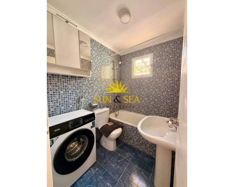 2 Zimmer Villa zu vermieten in La Florida mit Pool - 750 € (Ref: 9665538)