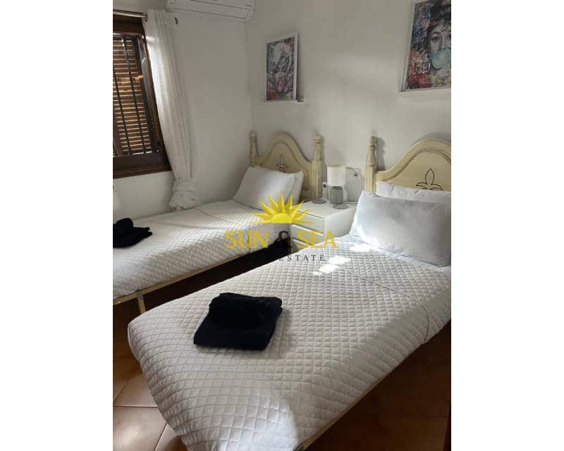 Maison de Ville de 2 chambres à louer à Cabo Roig avec piscine - 800 € (Ref: 9669591)