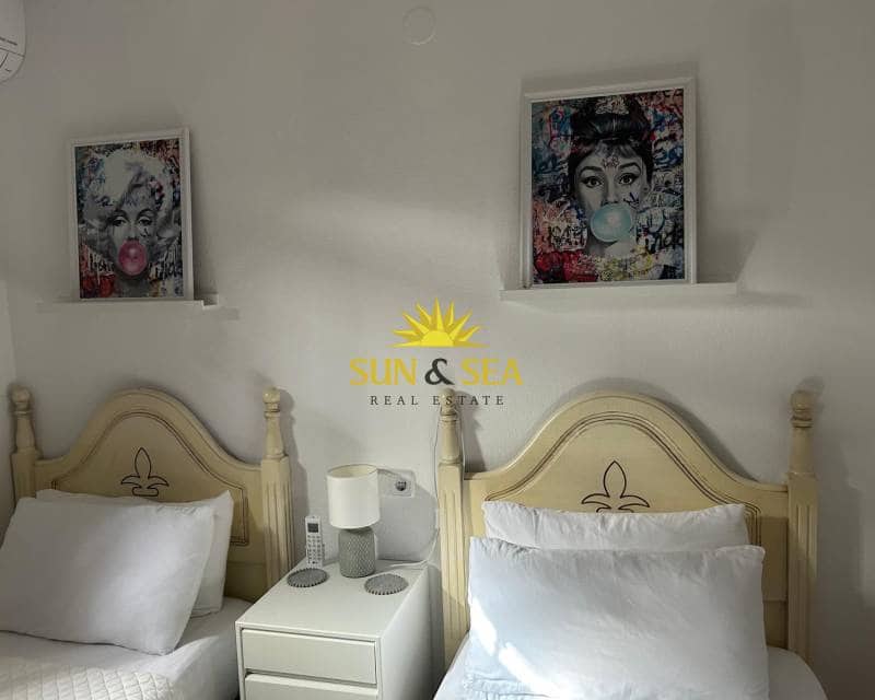 Maison de Ville de 2 chambres à louer à Cabo Roig avec piscine - 800 € (Ref: 9669591)