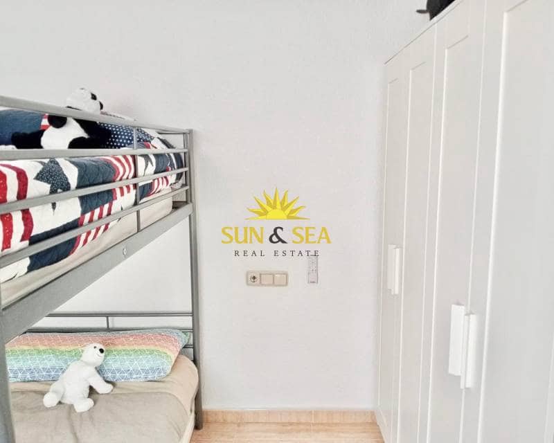 2 quarto Apartamento para arrendar em Pilar de la Horadada - 900 € (Ref: 9672159)