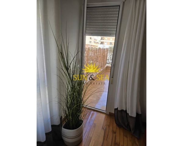 3 bedroom Apartment for rent in Centro - Muelle Pesquero, Torrevieja - € 850 (Ref: 9672718)