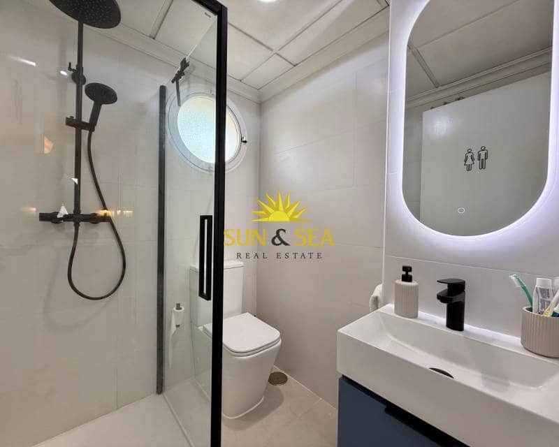 Apartamento de 2 habitaciones en Guardamar del Segura en venta con garaje - 235.000 € (Ref: 9676305)