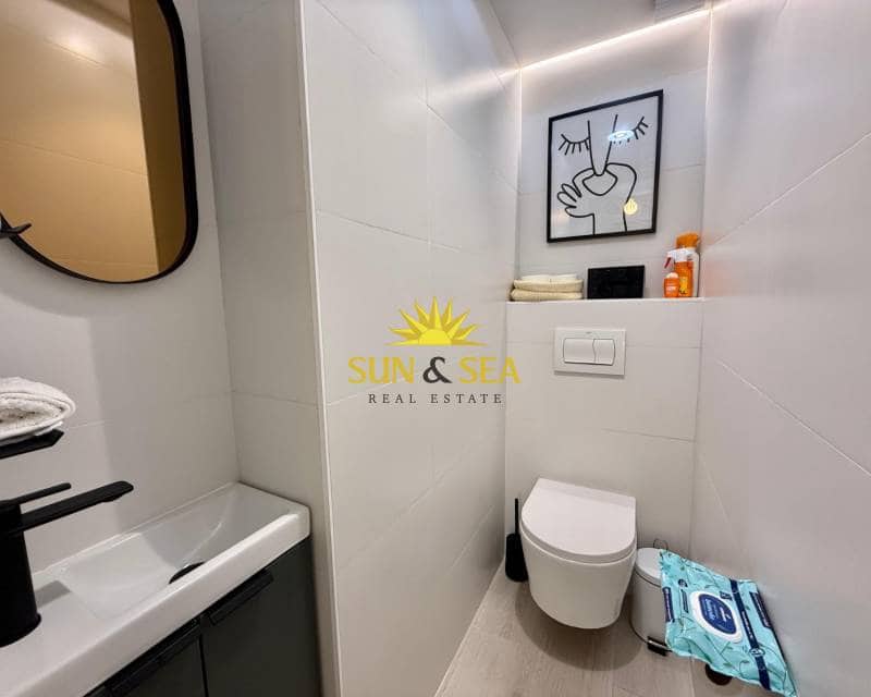 Apartamento de 2 habitaciones en Guardamar del Segura en venta con garaje - 235.000 € (Ref: 9676305)