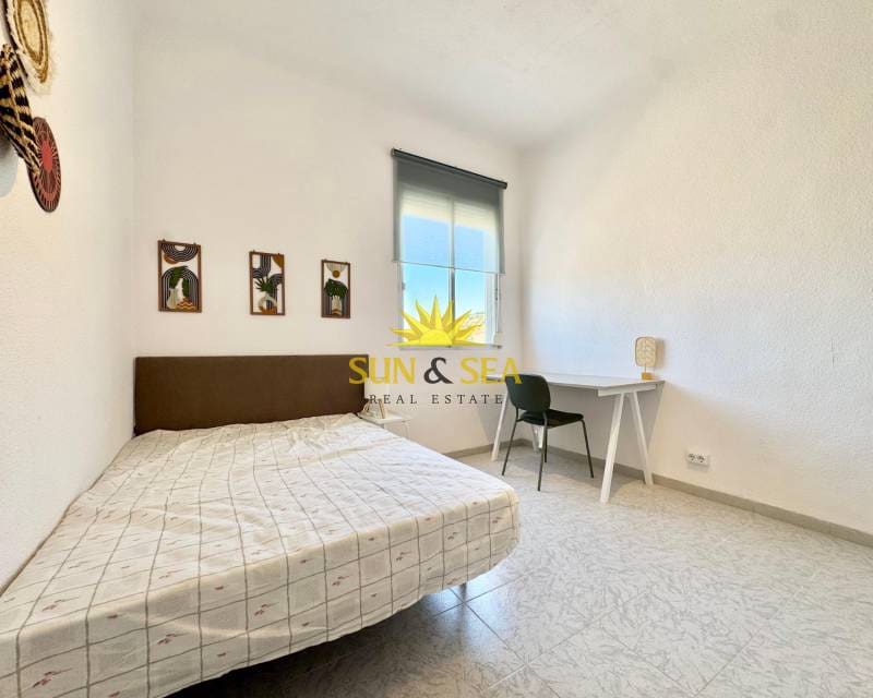 4 bedroom Apartment for rent in Cartagena - € 750 (Ref: 9678188)