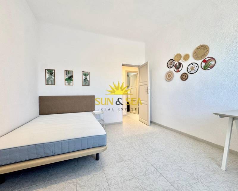 4 bedroom Apartment for rent in Cartagena - € 750 (Ref: 9678188)